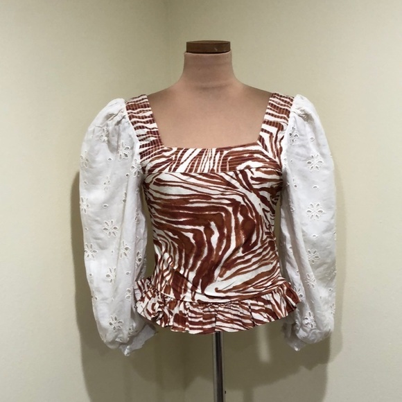 Love The Label Blouse Size Small Ivory Brown Zebra Eyelet Pattern - Picture 2 of 9